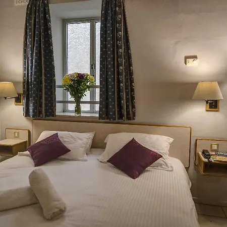 Szálloda Sliema Chalet Hotel 3*