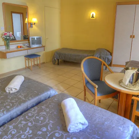 Sliema Chalet Hotel Szálloda 3*