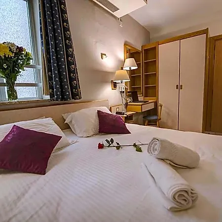 Sliema Chalet Hotel