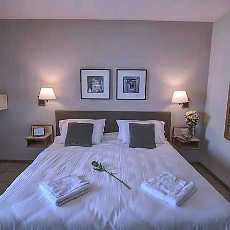 Sliema Chalet Hotel