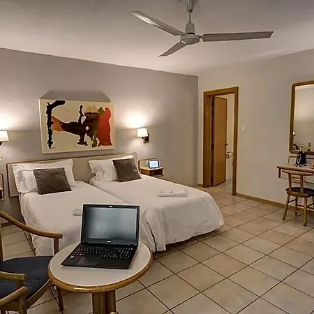 Sliema Chalet Hotel 3*