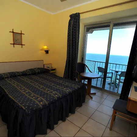 Sliema Chalet Hotel Hotel 3*