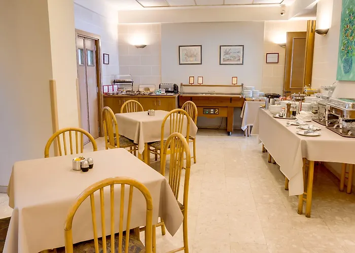 Szálloda Sliema Chalet Hotel 3*