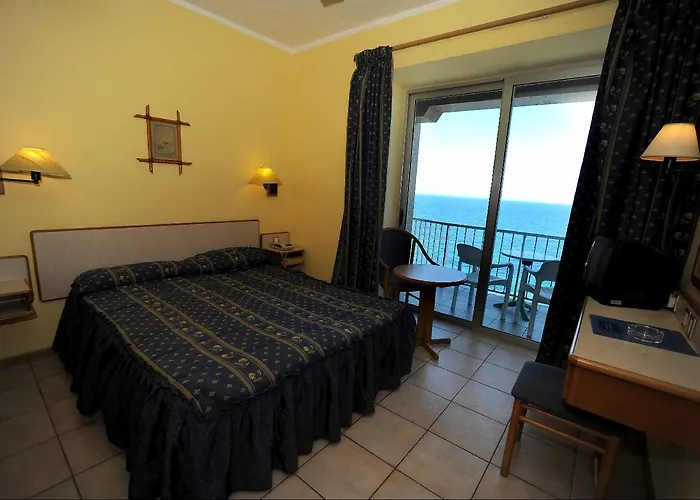 Sliema Chalet Hotel Szálloda 3*