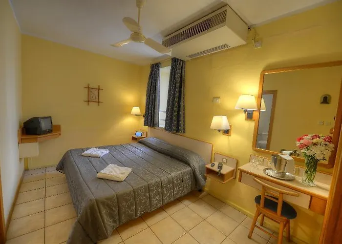 Sliema Chalet Hotel 3*