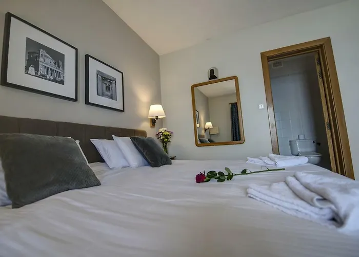 Sliema Chalet Hotel Отель Слима