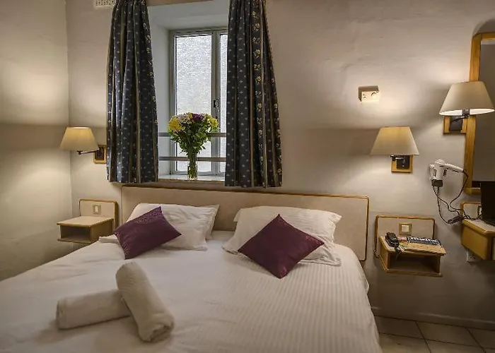 Hotel Sliema Chalet Hotel 3*